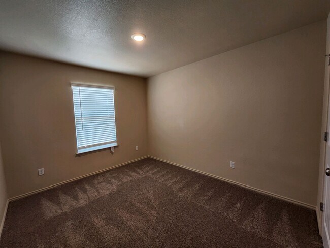 Building Photo - 1704 Montell St