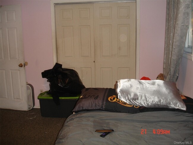 Building Photo - 17 Stewart Ave