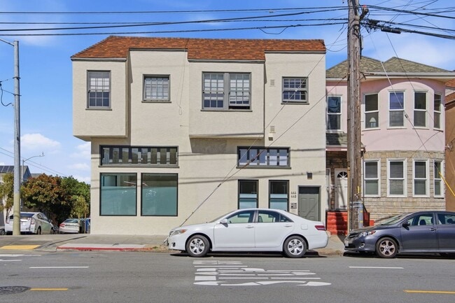 Building Photo - 446 Kirkham St