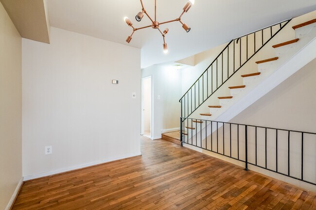 Building Photo - 1839 Biltmore St NW