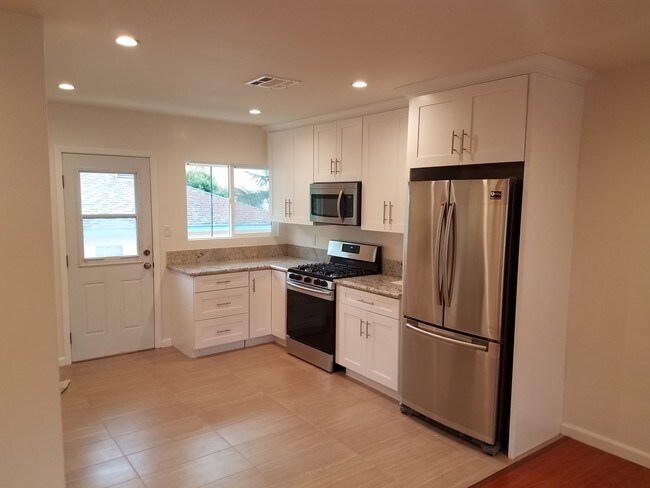 Entrance and Kitchen - 2517 Foothill Blvd