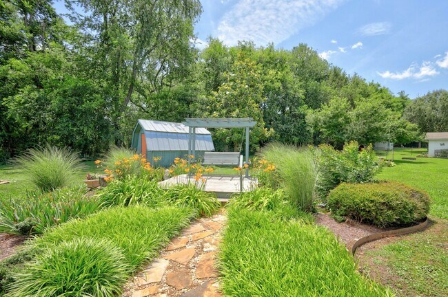 Building Photo - 3215 Arthur Dr