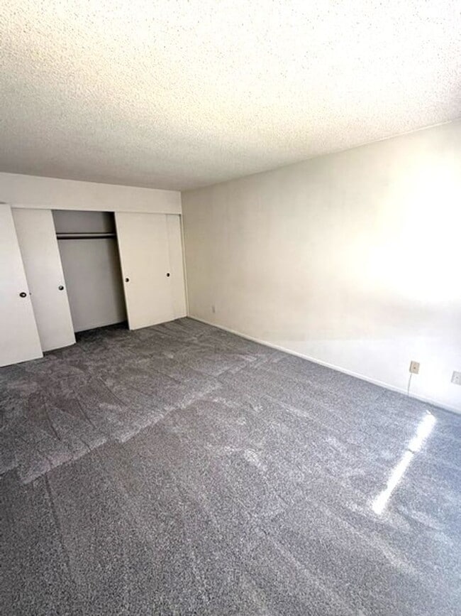 Building Photo - Orcutt Area Townhome