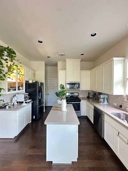 Building Photo - 12230 Cottage Promenade Ct