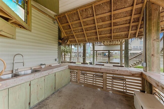 Building Photo - 21812 Frio Dr