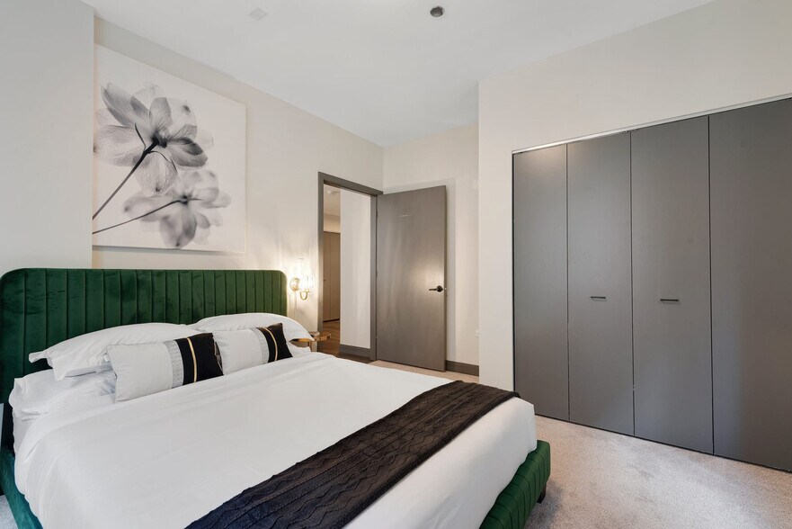 Building Photo - 29 S LaSalle St