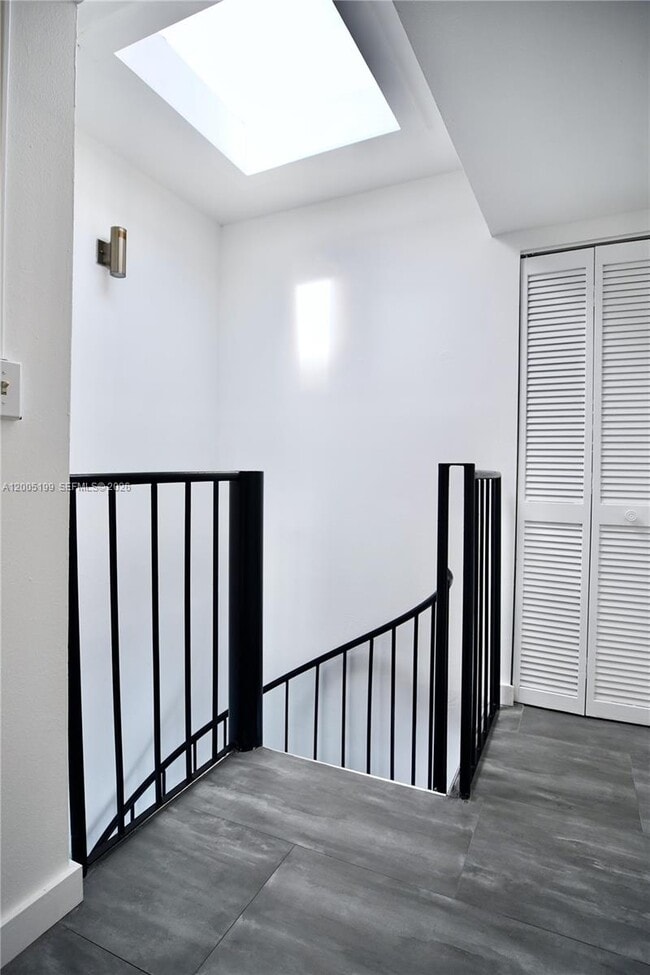 Building Photo - 3186 Bird Ave