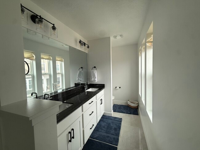 Building Photo - 6863 W Meadow Grass Dr