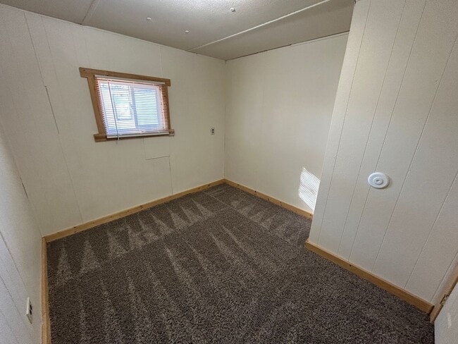 Building Photo - 2 Bedroom 1 Bath Updated Mobile Home in A & J Mobile Home Park