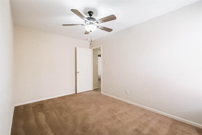 Building Photo - 15527 Fir Woods Ln