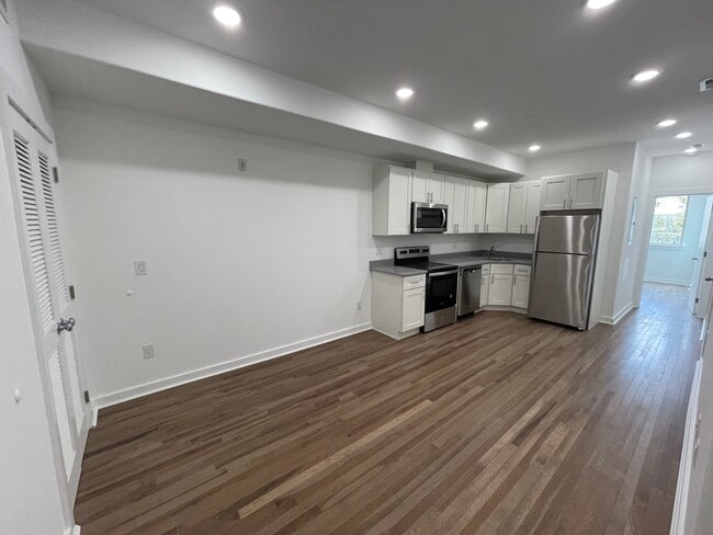 Building Photo - 675 N 39th St