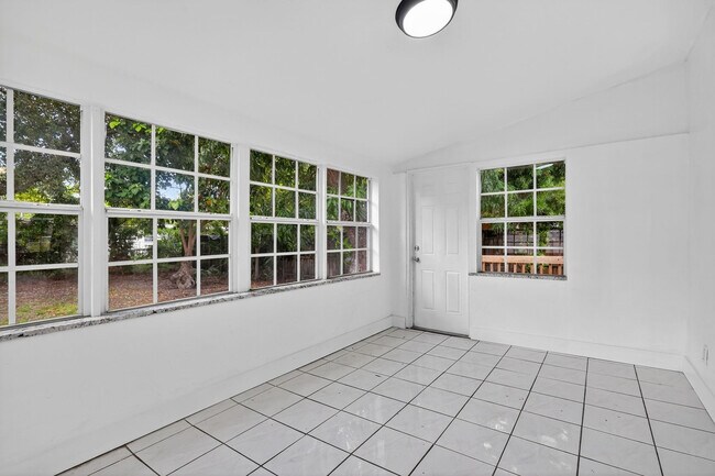 Building Photo - 40 NW 68th St