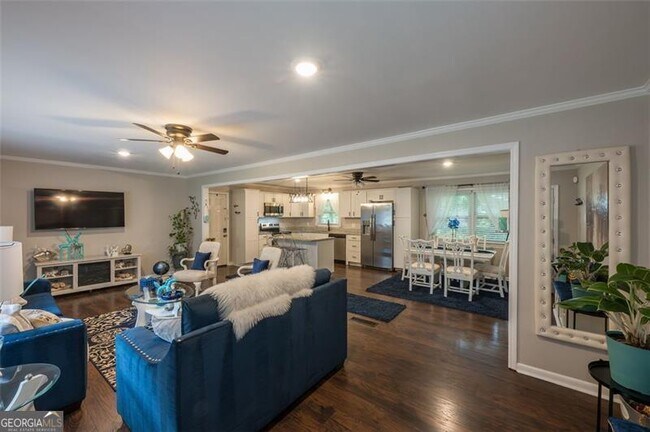 Building Photo - 1025 Hilburn Dr SE