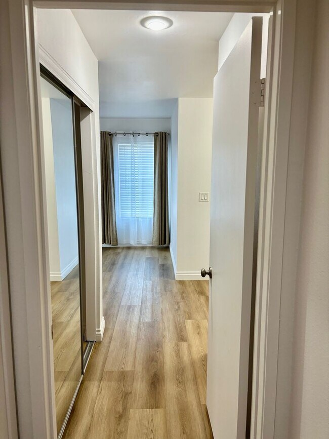 Building Photo - 514 Derby Rd