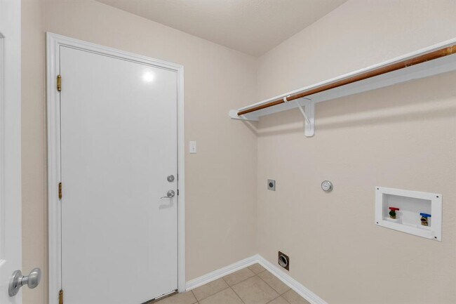 Building Photo - 20433 Rita Blanca Cir