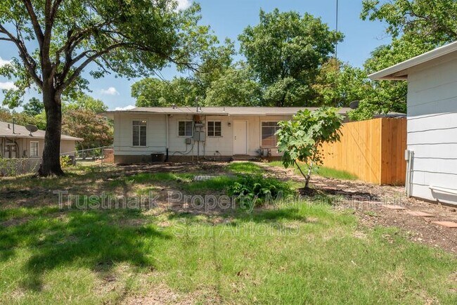 Building Photo - 809 Rittiman Rd