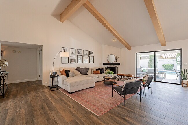 Comfortable living space - 15849 N 61st St