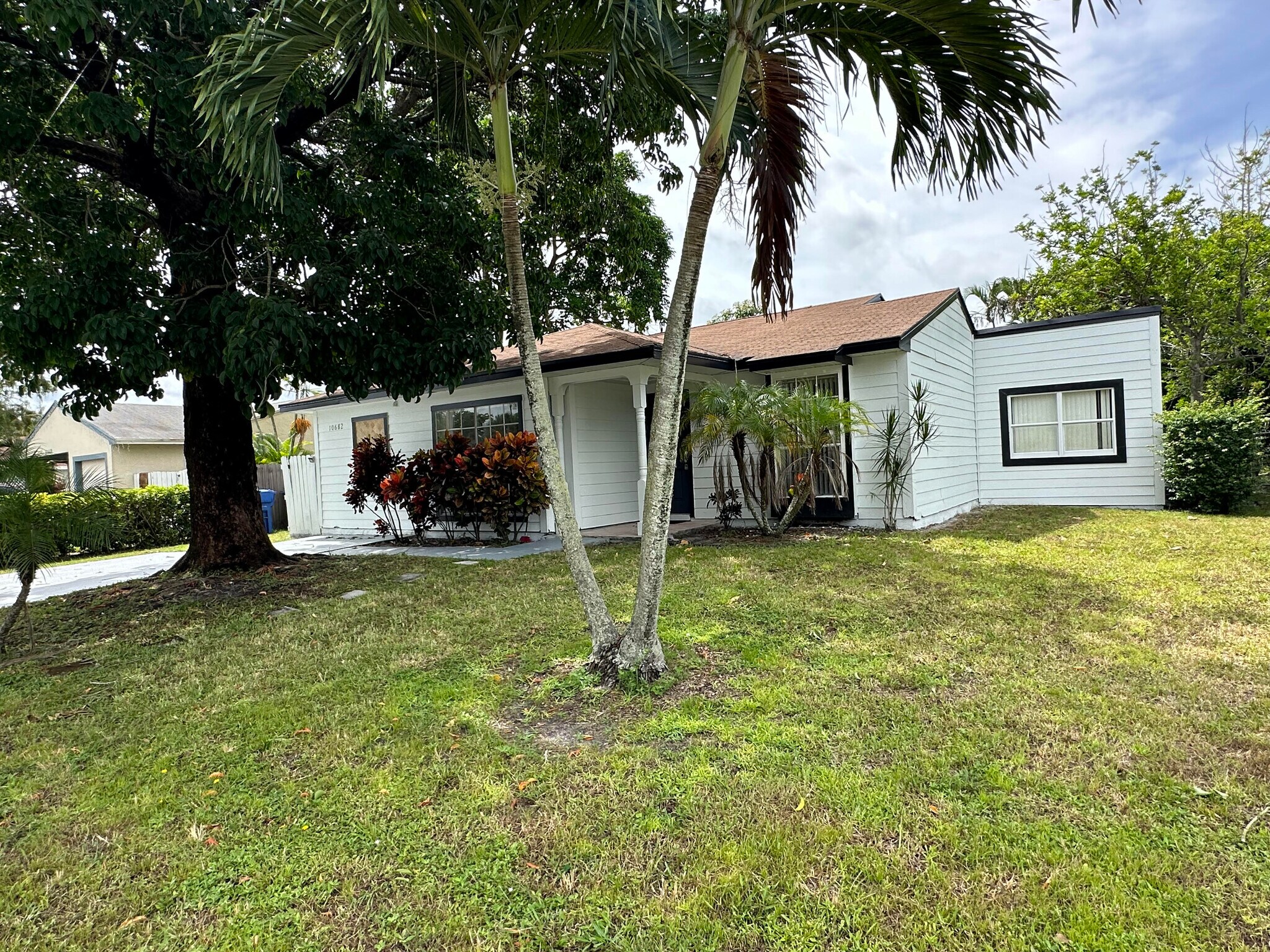 Building Photo - 10682 Fascination Ln