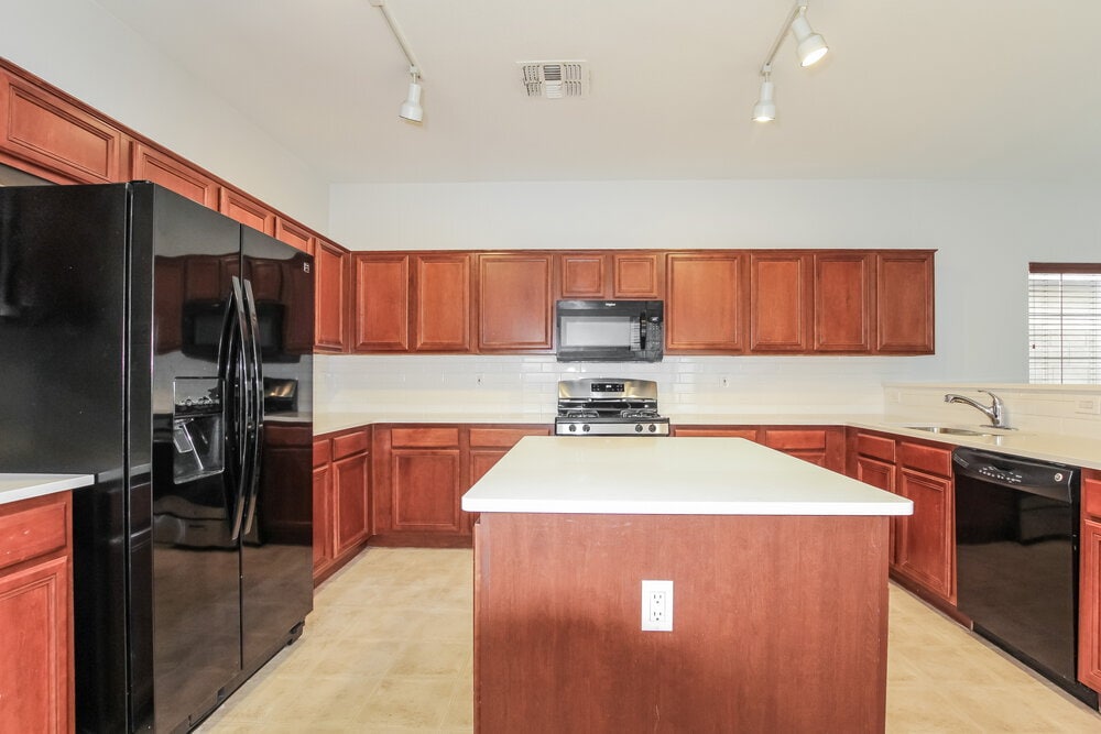 Building Photo - 15311 N 159th Dr