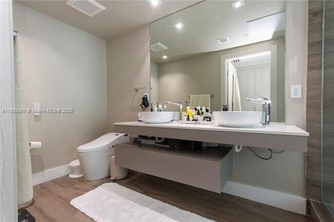 Building Photo - 92 SW 3rd St