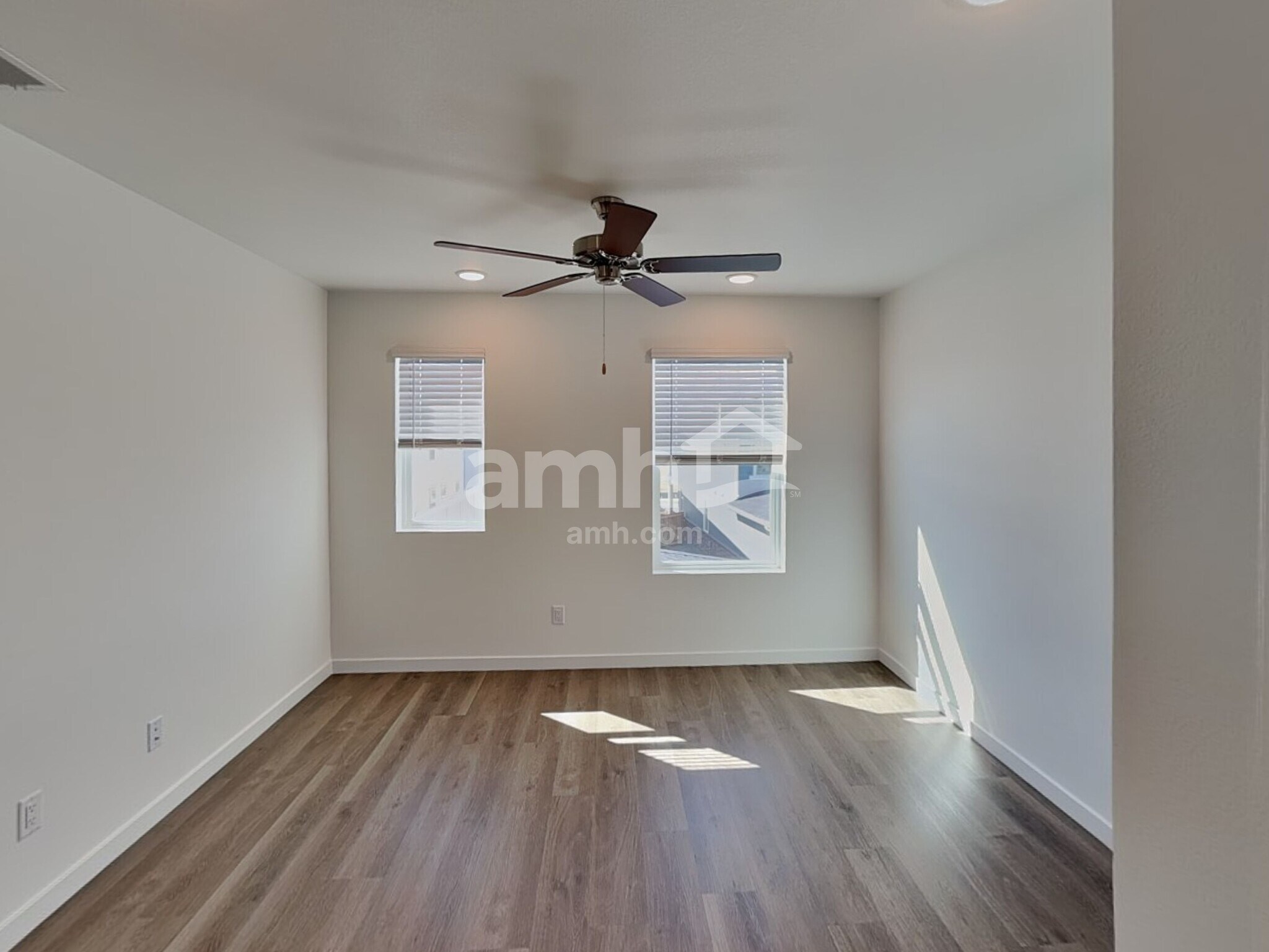 Building Photo - 23583 E 3rd Pl