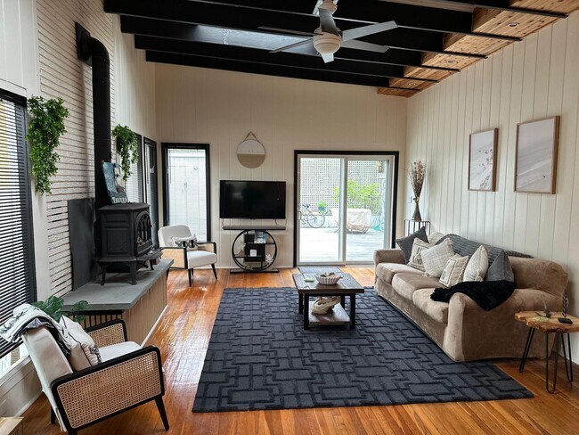 Building Photo - 581 Bayberry Walk