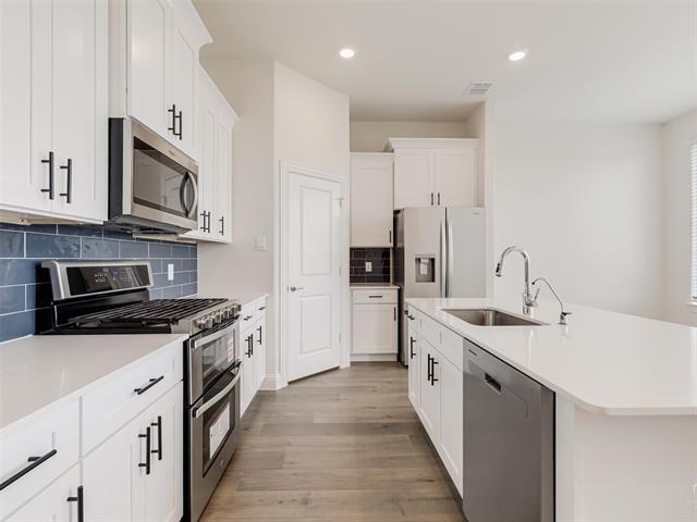 Building Photo - 1506 Lake District Dr