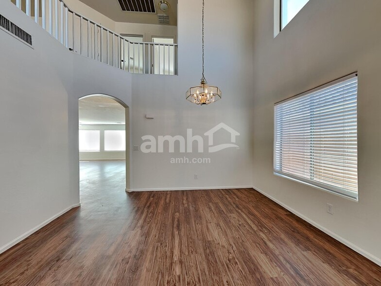 Building Photo - 4021 S 55th Dr