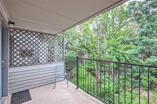 Building Photo - 802 S 1st St