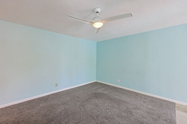 Building Photo - 1 Bed / 1 Bath Condo Near Cowles Mountain – Move-In Special!
