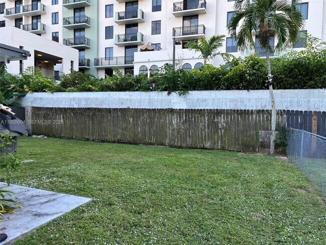 Building Photo - 2520 NE 181st St