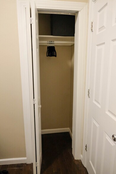 Building Photo - 5 W 101st St