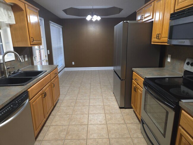 Building Photo - FOR RENT in NORTH COLUMBUS! Available NOW!