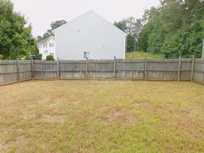 Building Photo - 5402 Carriage Woods Dr
