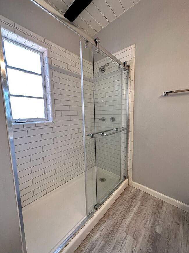 Building Photo - 1936 N Tucson Blvd