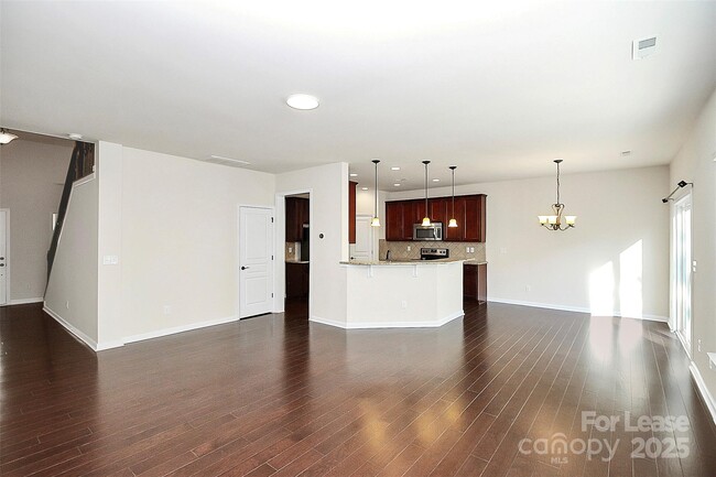 Building Photo - 2559 Royal York Ave