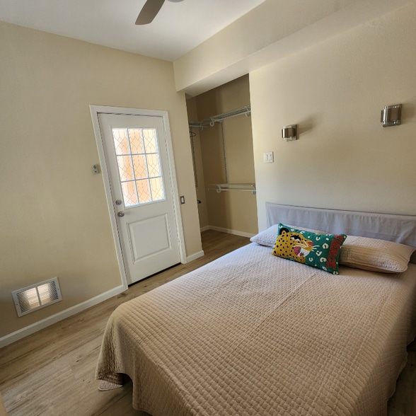 Building Photo - 1463 Lost Creek Rd