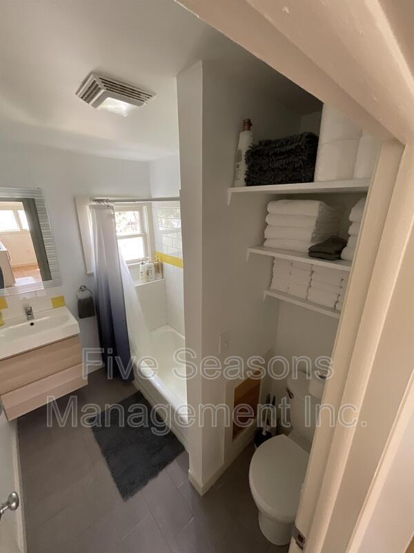 Building Photo - 133 Elmwood Ave