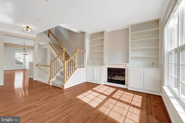 Building Photo - 12913 Wood Cres Cir