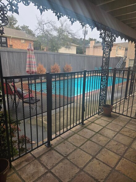 Building Photo - 8604 Baltimore Dr