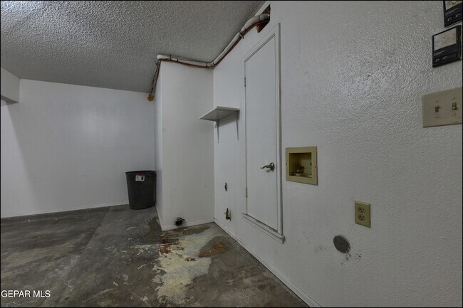 Building Photo - 695 Bluff Canyon Cir