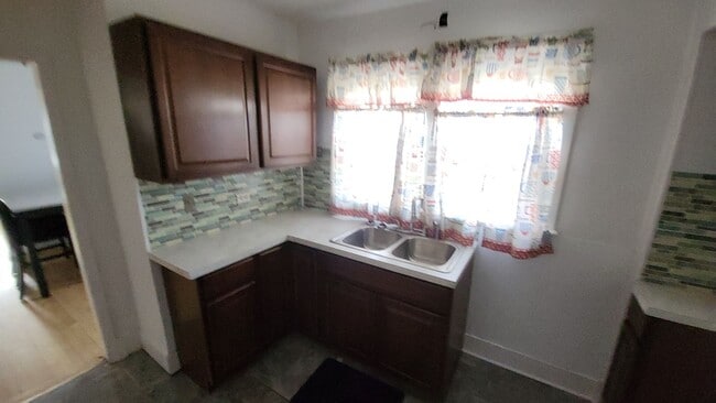 Building Photo - Move-In Ready 2BR/2BA with Garage – Great Location