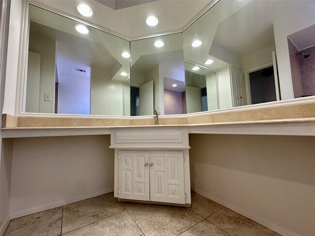 Building Photo - 17511 Possums Run Dr