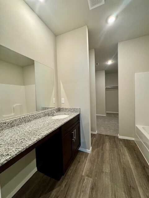 Building Photo - 3079 S Saline Aly