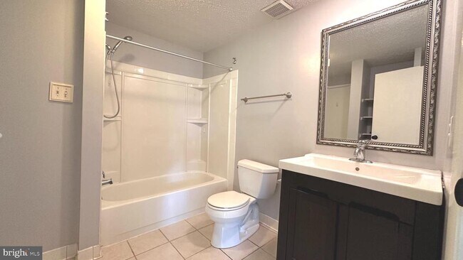Building Photo - 13566 Bentley Cir