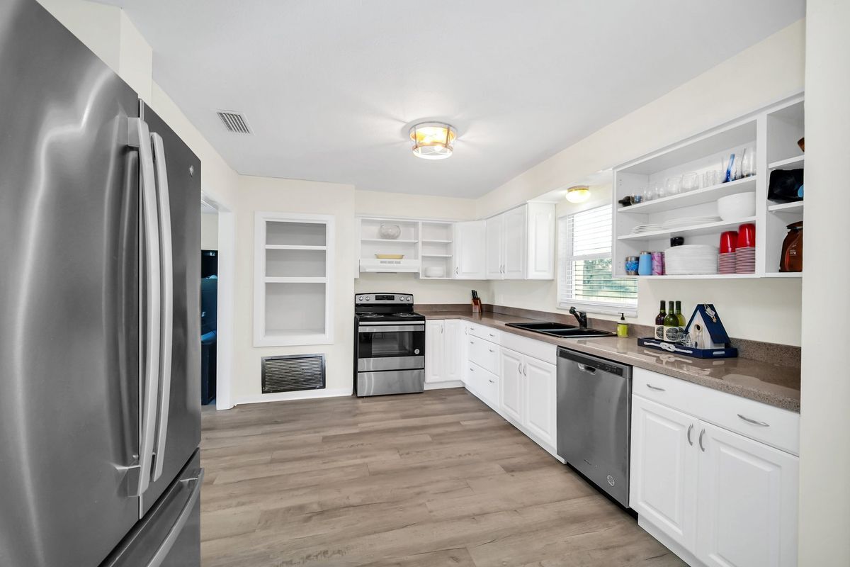 Building Photo - 5 SE Ocale Way