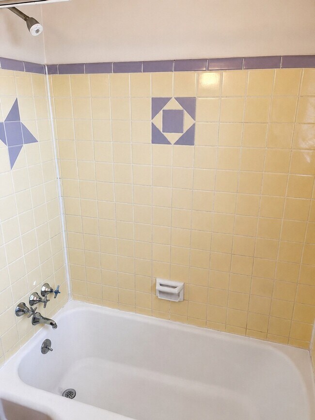 Building Photo - 4782 Clevesdale Dr