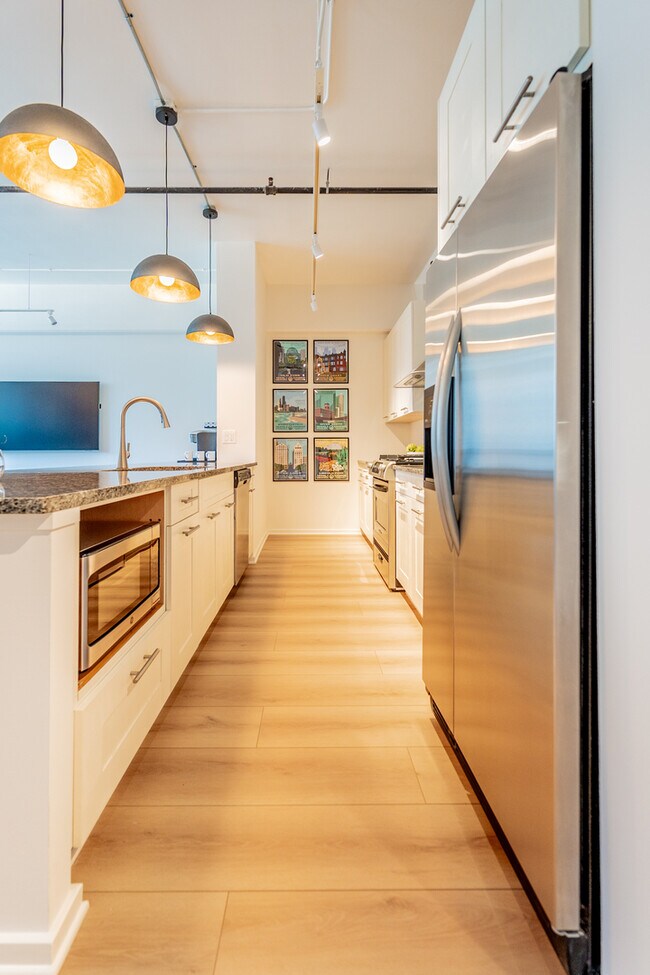 Building Photo - 240 E Illinois St