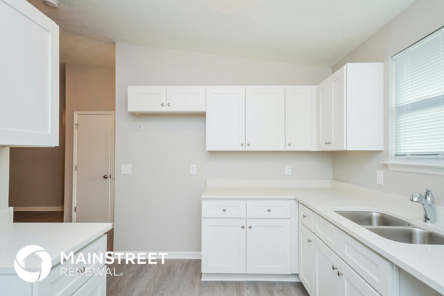 Building Photo - 5586 Mallard Trail