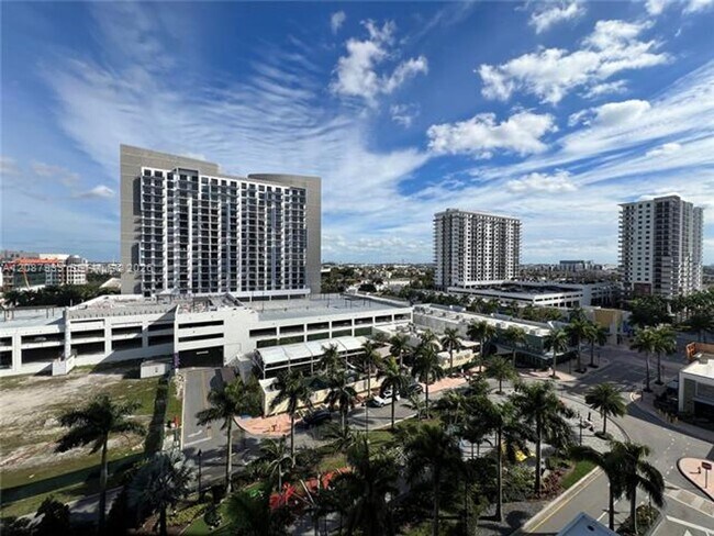 Building Photo - 5300 Paseo Blvd